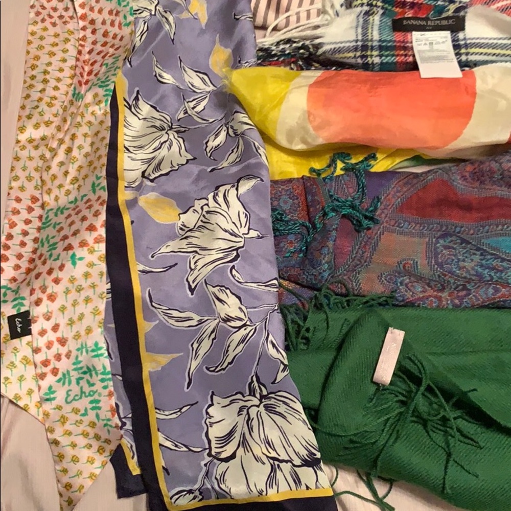 Scarf all types sold as a bulk only !! Firm.